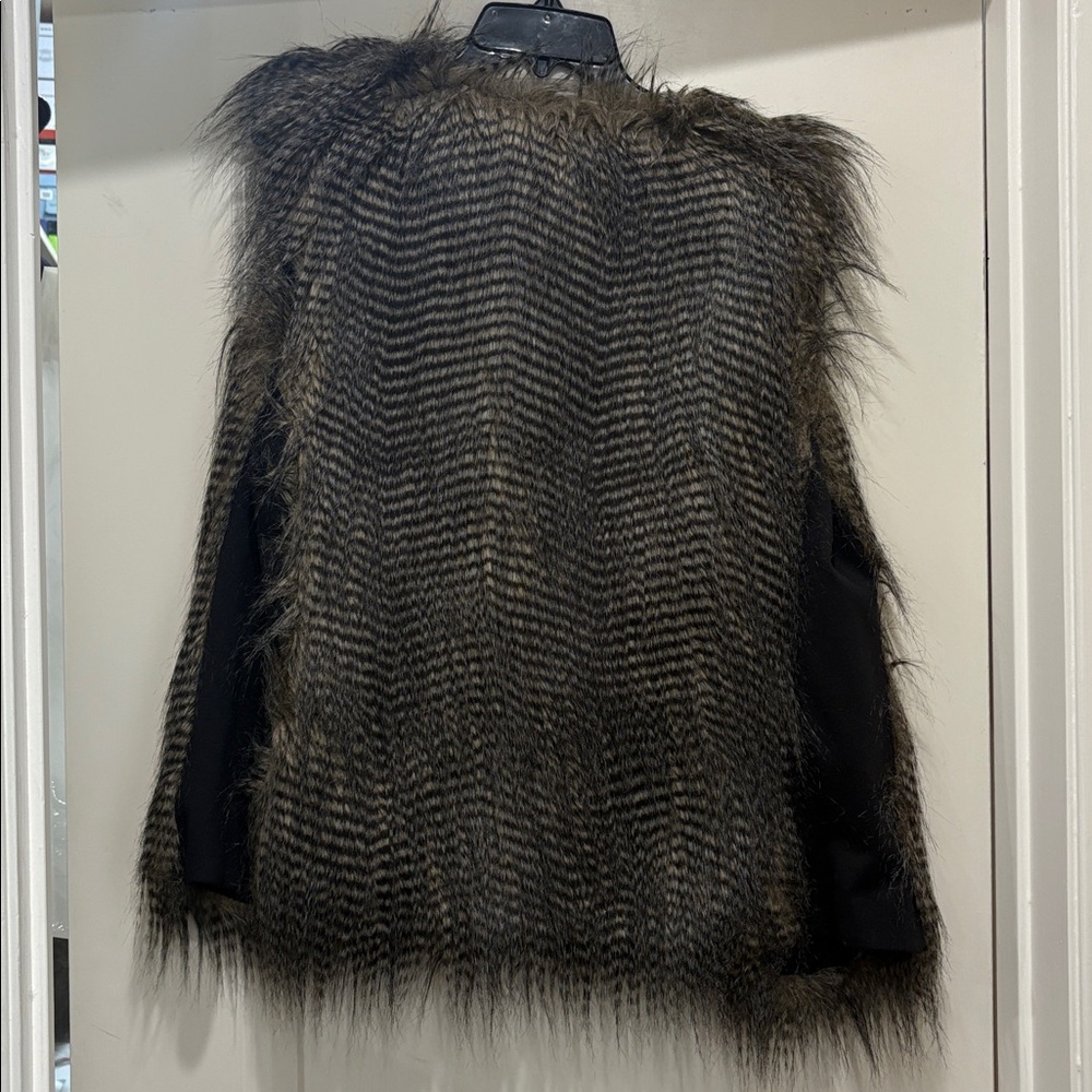 FAUX FUR VEST F21 - Picture 4 of 5